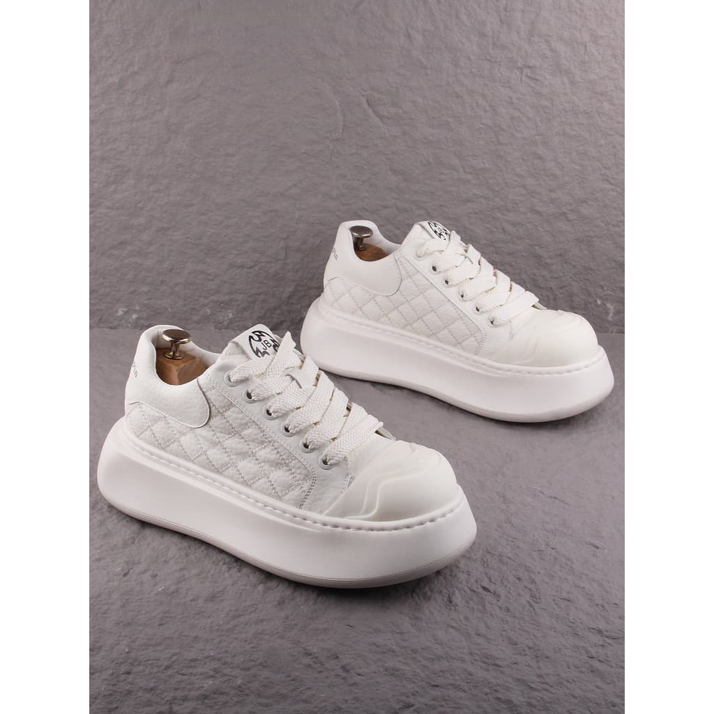 Estação europeia Street Wear sapatos masculinos 2026 novo estilo verão respirável sola grossa aumento interno sapatos ca
