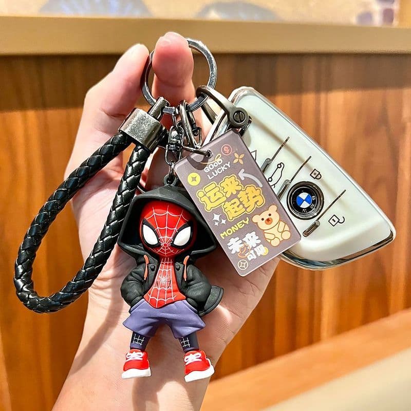 Nova moda legal moletom Spiderman carro chaveiro pingente bonito dos desenhos animados chaveiro pingente requintado pres