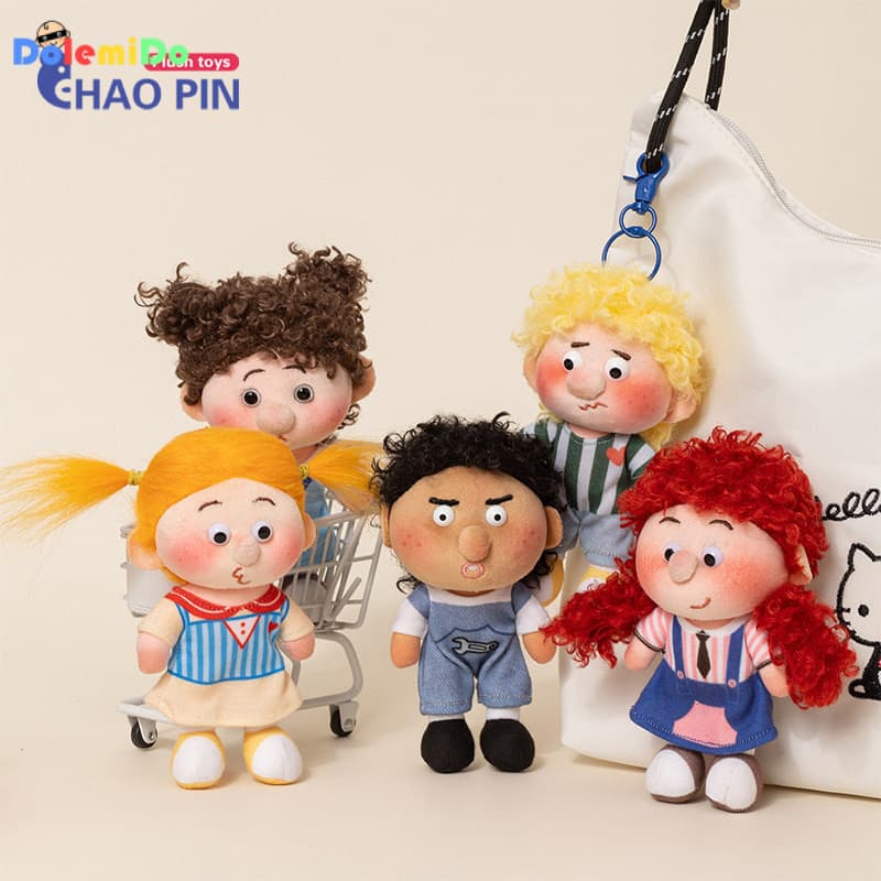 Boneca de Pelúcia Fofa e Adoravelmente Feia com Cabelos Cacheados, Brinquedo de Pelúcia com Cabelos Volumosos, Pingente