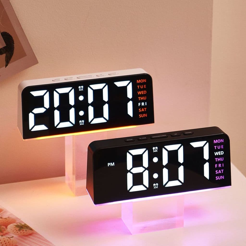 2026 Novo produto inovador LED grande relógio digital digital luz ambiente data relógio de mesa multifuncional despertad