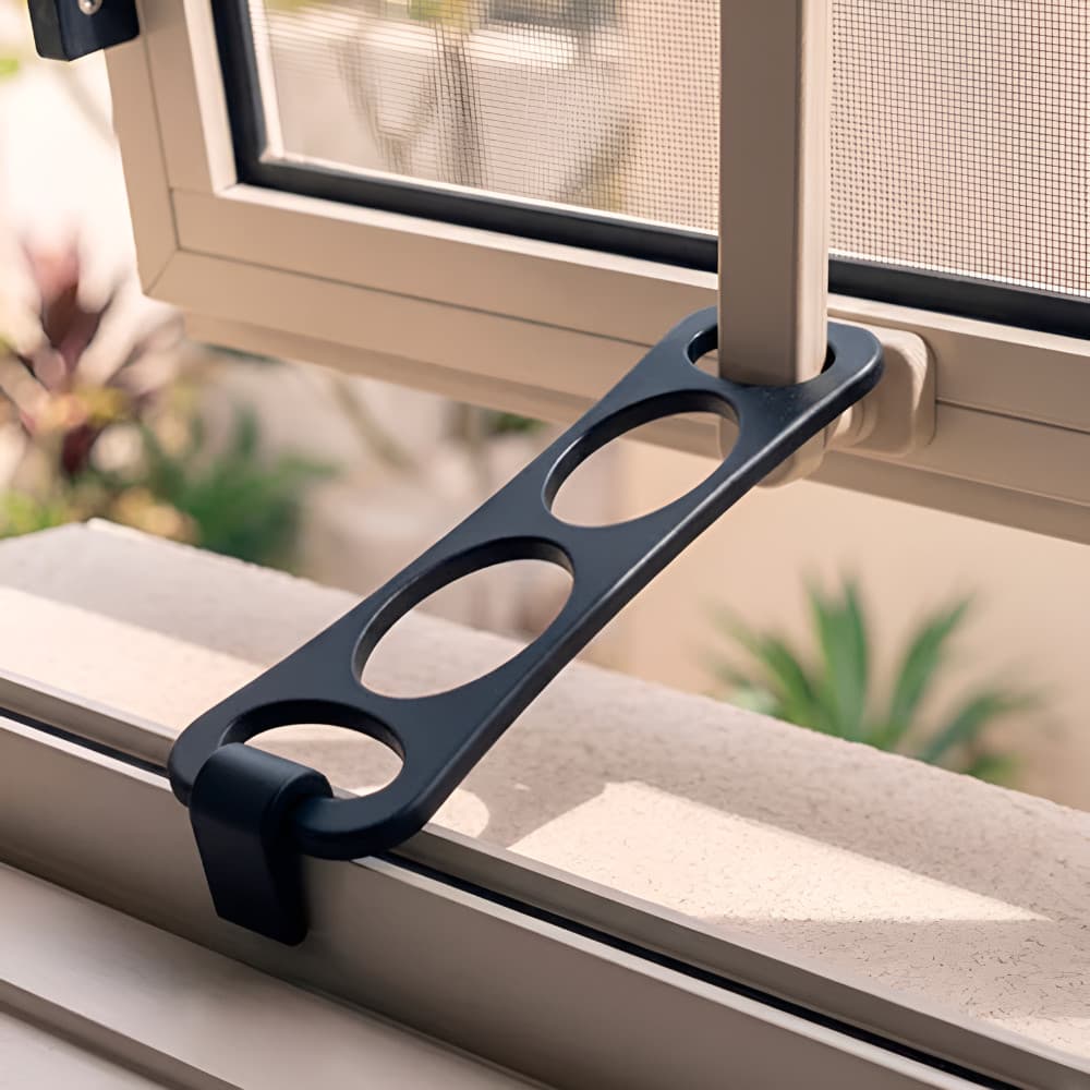 Trava Para Janela Basculante Limitador de Abertura Segurança Infantil 18cm