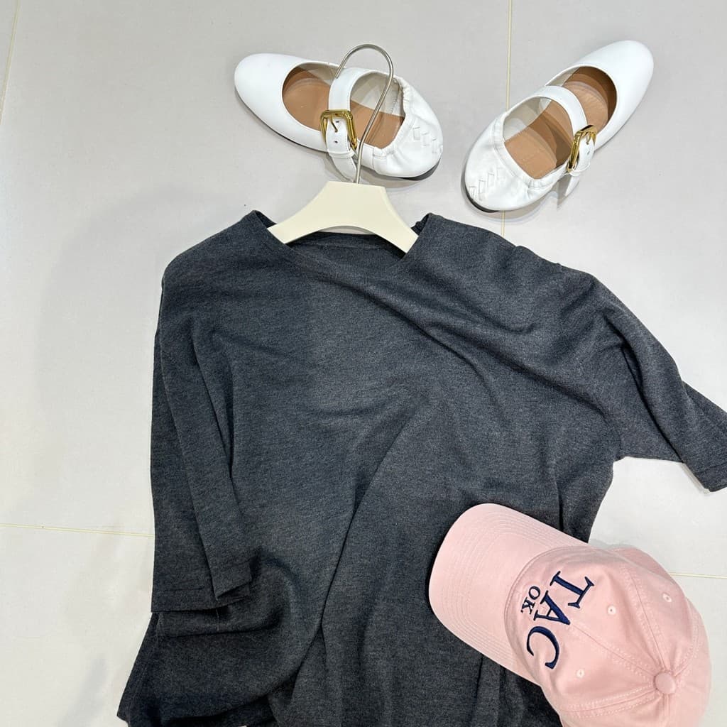 Minimalista francês meia manga de malha camiseta feminina início do outono simples elegante Commuter solto em torno do p