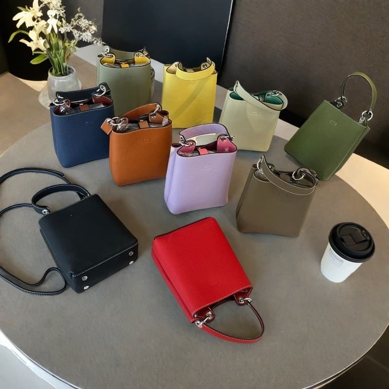 2025 novo estilo moda couro pequeno saco nicho Design Crossbody saco de couro genuíno feminino simples All-Match saco do