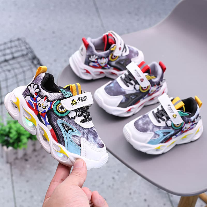 Iluminação primavera outono novo estilo bebê menino sapatos esportivos respirável sapatos de malha das crianças menino t