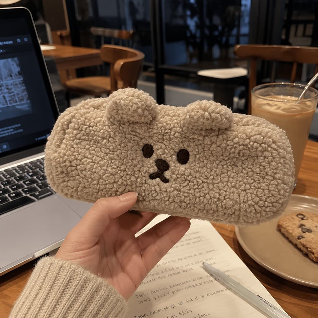 Estojo de lápis em formato de urso, estilo japonês, feito de pele sintética branco-creme, macio e fofo, com orelhas de u