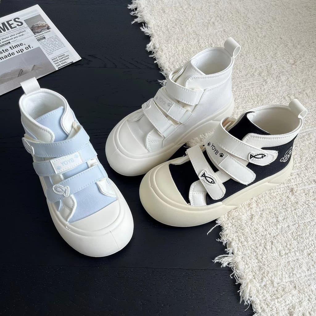 Tênis casuais de lona com sola grossa e design de urso fofo, adequados para o inverno, com fecho de velcro, versáteis e