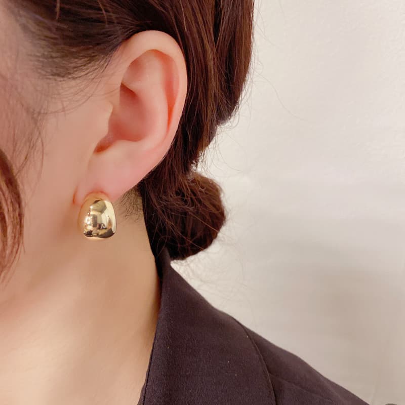 [Estoque pronto] Agulha de prata moda simples estilo Metal brincos em forma de C temperamento personalidade All-Match es