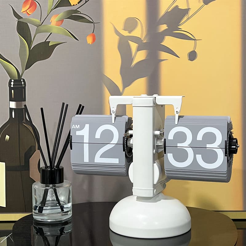 Europeu Retro automático flip relógio casa Desktop criativo flip relógio de mesa simples 24 Digital mecânico pêndulo rel