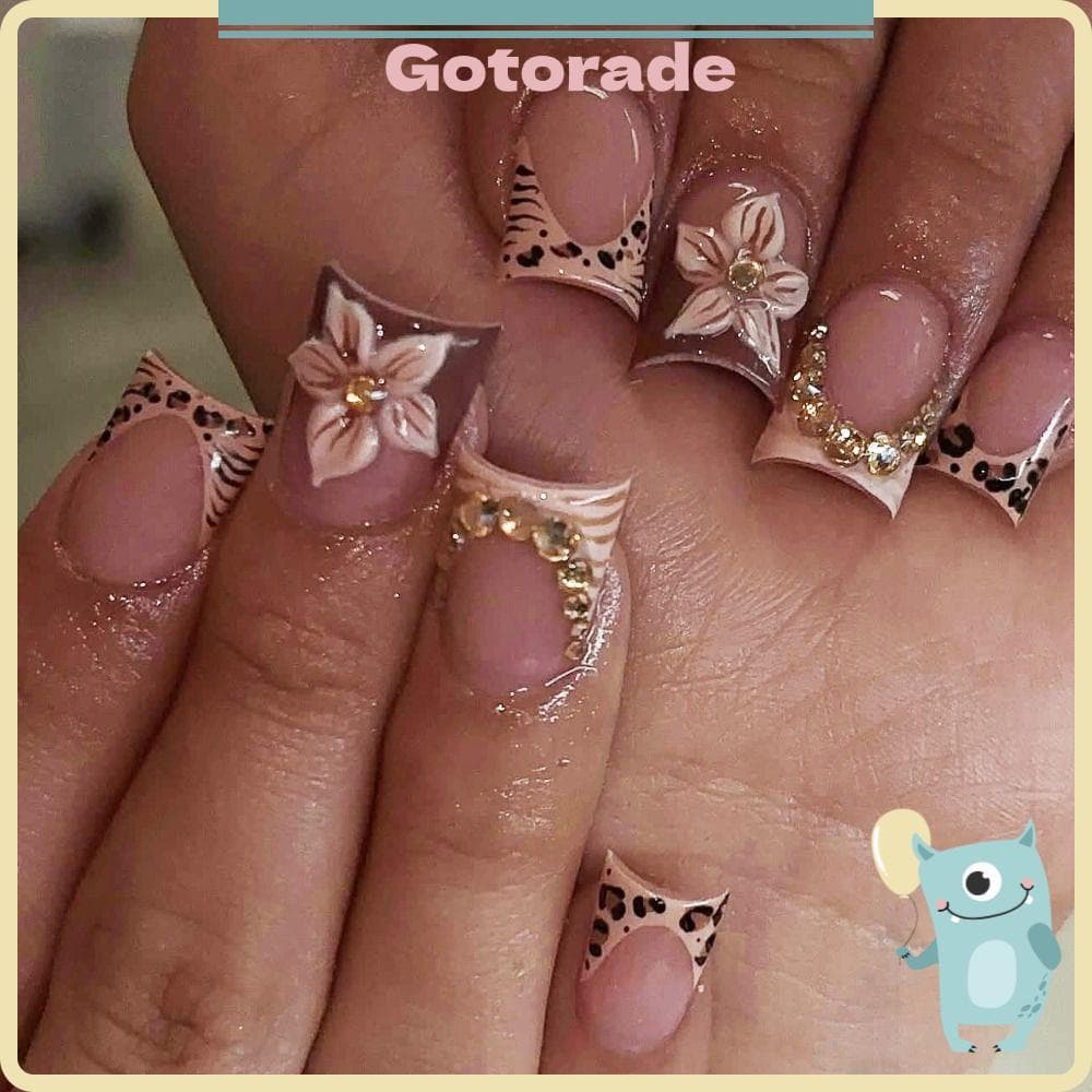 GOTORADECO Unhas Falsas Curtas , Quadradas Brancas Francesas Com Design De Strass Postiças Arco