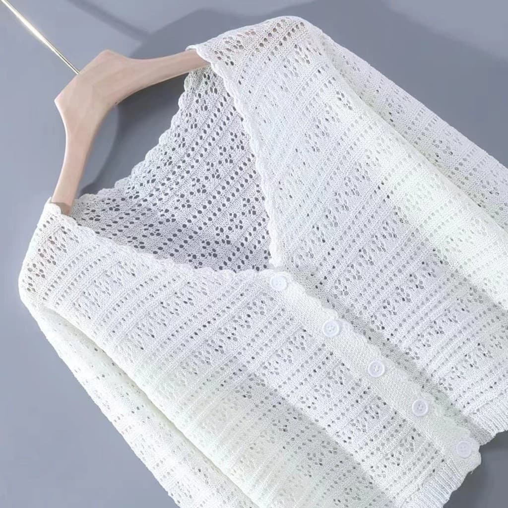 2026 camisa feminina de verão oco condicionado fresco doce cor com decote em v Cardigan de malha leve respirável camisa
