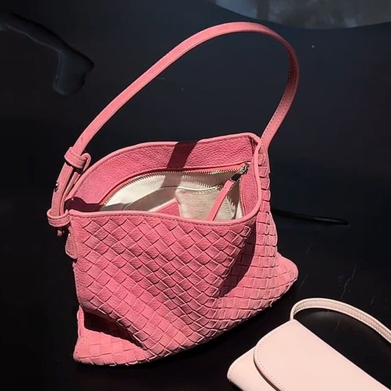 Bolsa de Mão Mini Rosa Altamente Atraente para Mulheres, Nova Bolsa Quadrada Pequena Leve e Casual para o Verão de 2025