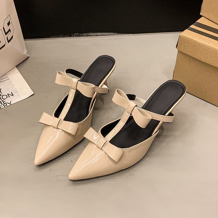 Estilo de fada francesa arco Baotou meia chinelos feminino verão exterior usar um Pedal bonito dedo do pé apontado sandá