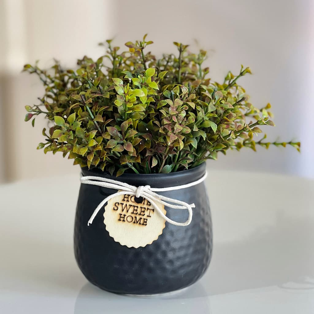 Mini Arranjo de Verdinho Outonal Permanente Lara com Vaso em Cerâmica Preto Home Sweet
