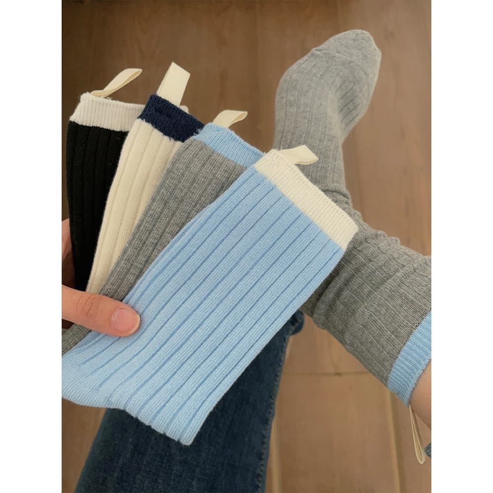 Cor contrastante etiqueta de pano meias de tira Vertical meias femininas de tubo médio ins na moda puro algodão primaver