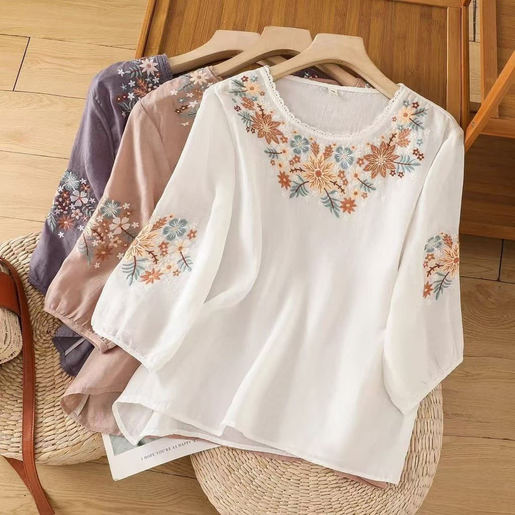 Camiseta Feminina de Algodão e Linho com Bordado Artístico, Manga Três-Quartos, Estilo Retrô, Solta, Bordada, Versátil,
