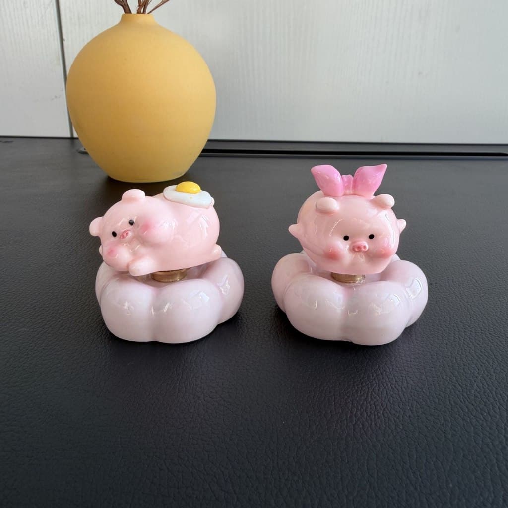 Influenciador resina girando bonito cura descompressão escritório decoração de mesa criativo resina leitão ornamentos pr
