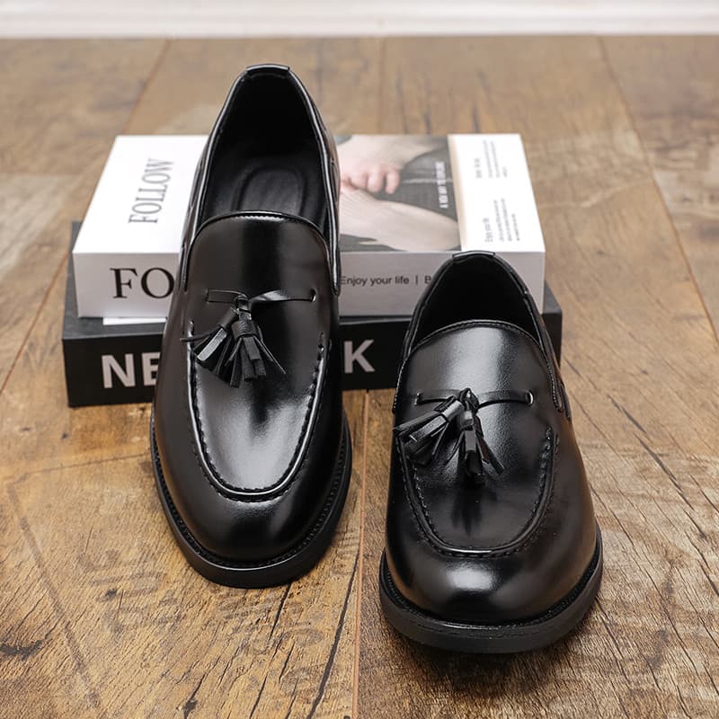 Primavera novo estilo estilo britânico borla mocassins masculinos deslizamento em negócios sapatos de couro casuais na m