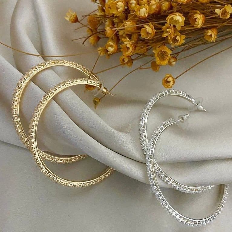 Brinco de Argola Strass Brilhante Ideal para Festa Casual Elegante Moderno Tamanhos: P/M/G