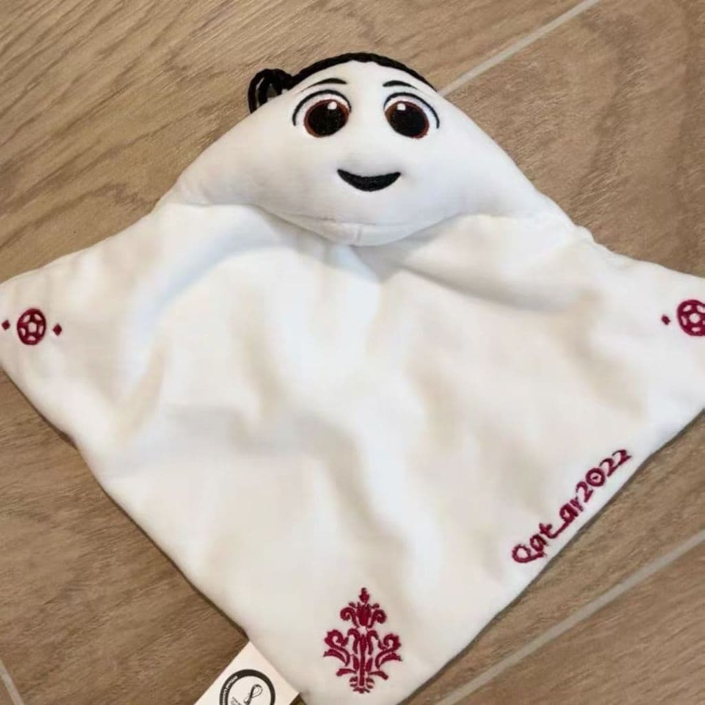 Brinquedo de Pelúcia Mascote da Copa do Mundo de Futebol 2022, Pingente de Tapete Voador H6AG