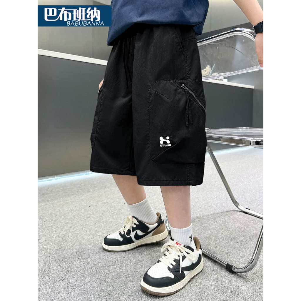 Menino Shorts verão 2026 novo estilo calças infantis versão coreana médio grande crianças macacão meninos calças cortada
