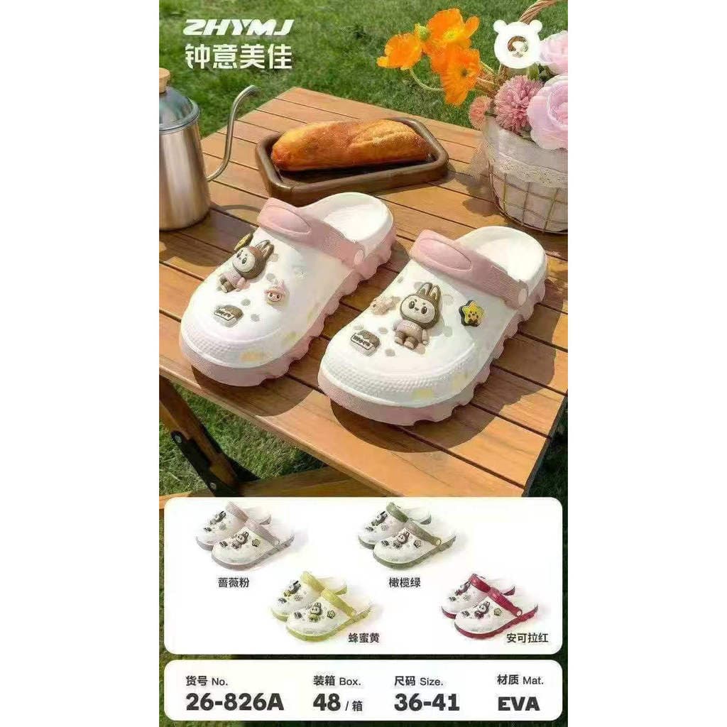 Sapatos infantis com buracos pisando na merda sentindo meninas verão urso oco chinelos leves All-Match médio grande cria