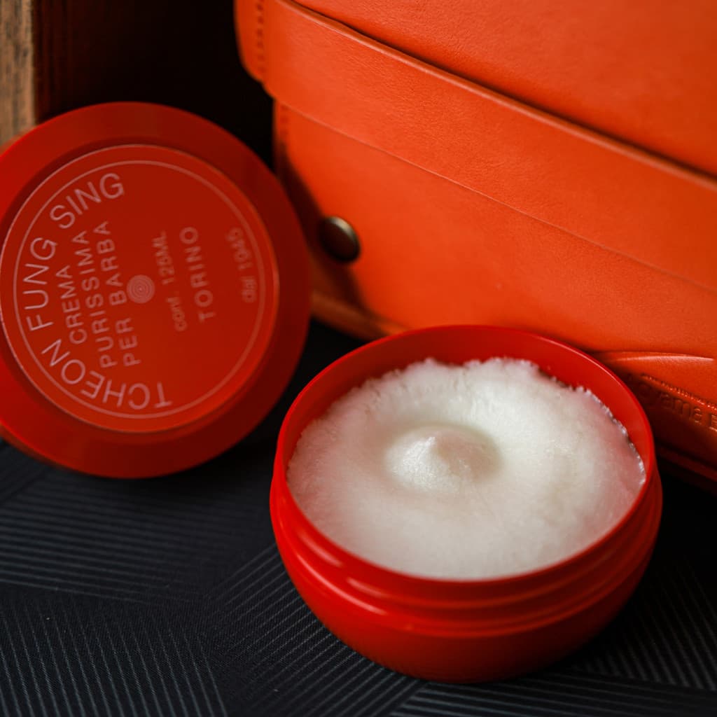 Itália TFS Sabor Amêndoa Creme de Barbear Nutritivo Hidratante Espuma de Barbear Reparador Sabonete de Barbear Masculino