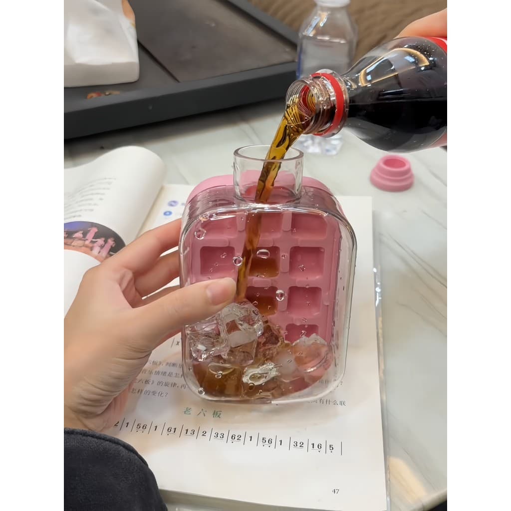 Bandeja de gelo copo de água grau alimentício cubo de gelo molde garrafa de água Silicone Push tipo caixa de gelo domést