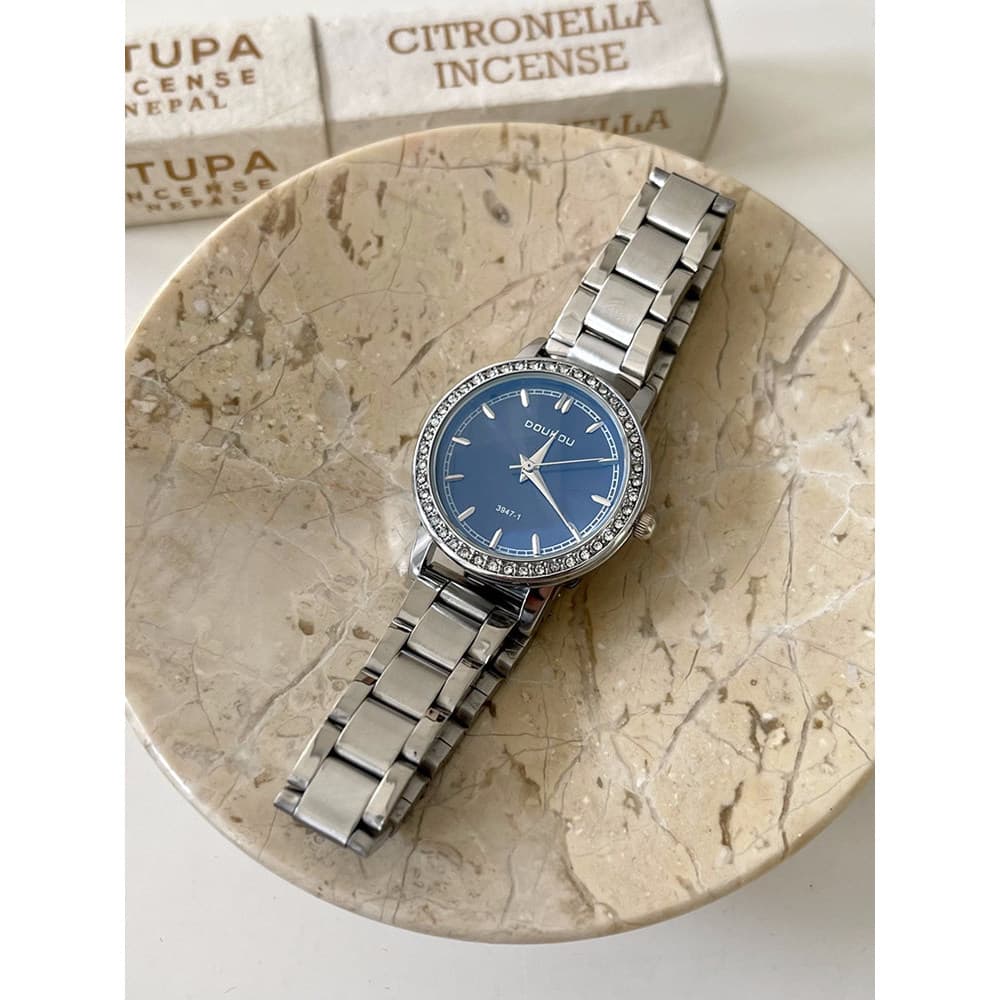 relogio feminino relogio feminino pequeno Legal sentimento relógio de alto valor feminino estudante 2025 novo estilo luz