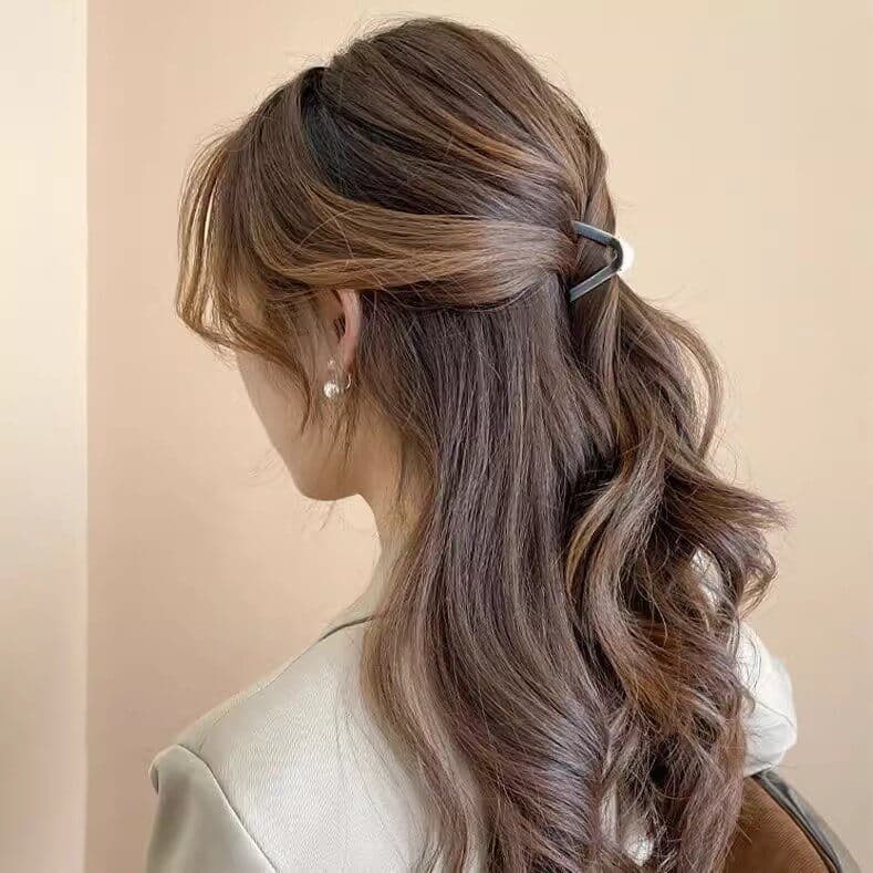 Grampo de cabelo meia gravata 2025 novo estilo high-end feminino volta cabeça clipe pequeno high-end Volume de cabelo pe