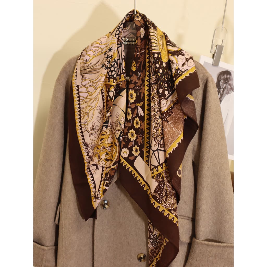 2025 novo estilo Retro lenço étnico feminino inverno high-end sarja lenço quadrado Curling quente xale high-end seda