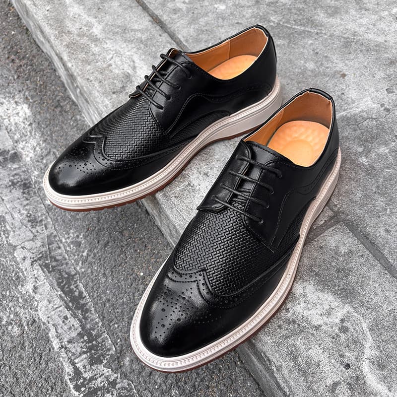 Versão coreana sapatos casuais masculinos 2026 novo estilo estilo britânico sapatos de couro pontiagudos confortáveis re
