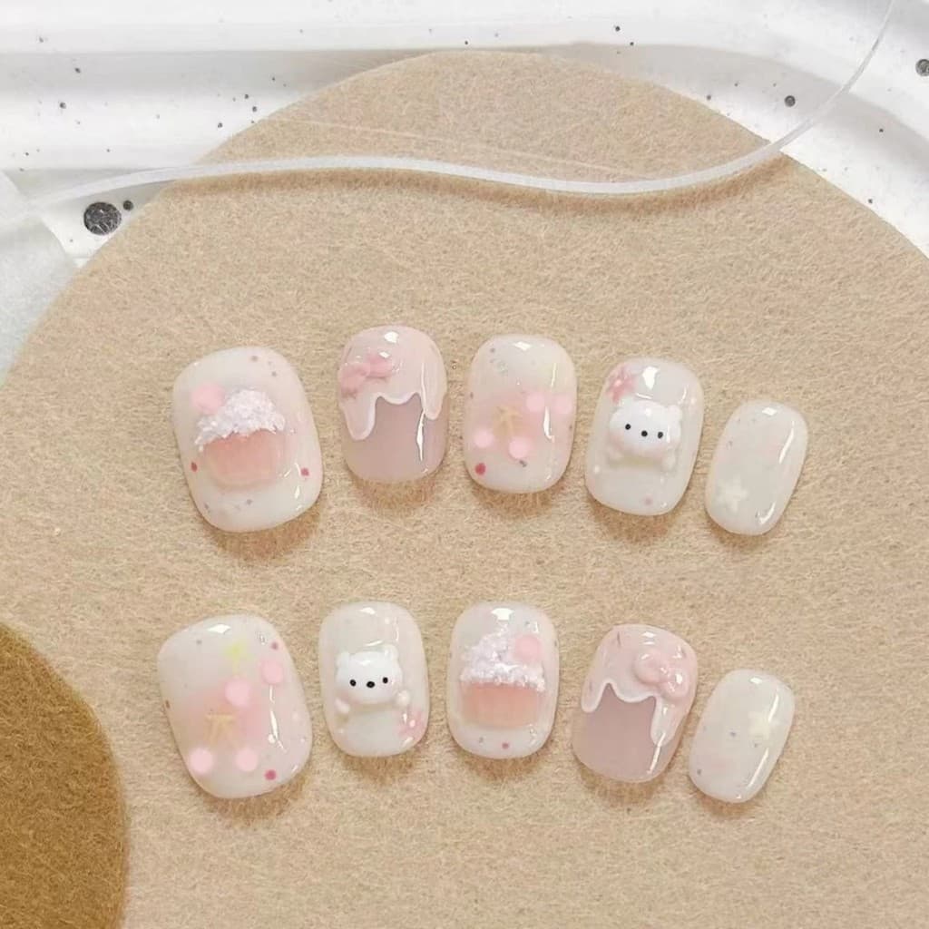 Nova Coleção de Primavera 2026: Unhas Postiças Semi-Artesanais Rosa Creme com Urso, Estilo Doce para Estudantes e Menina