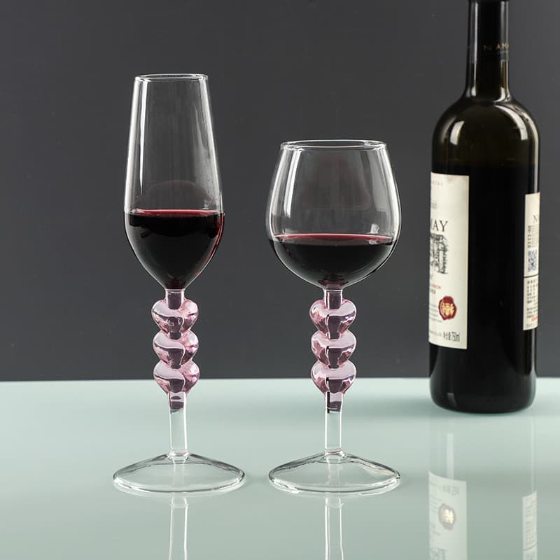 Taça de vidro em forma de coração rosa, estilo luxo leve, taça de vinho tinto de alta estética, taça de champanhe românt