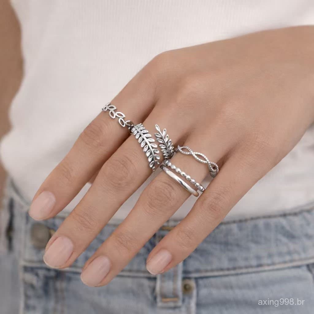 Kit 4 Anéis Femininos Ajustáveis Banhados a Ouro 18K e Prata 925 com Folha, Nó Infinito e Aro Liso