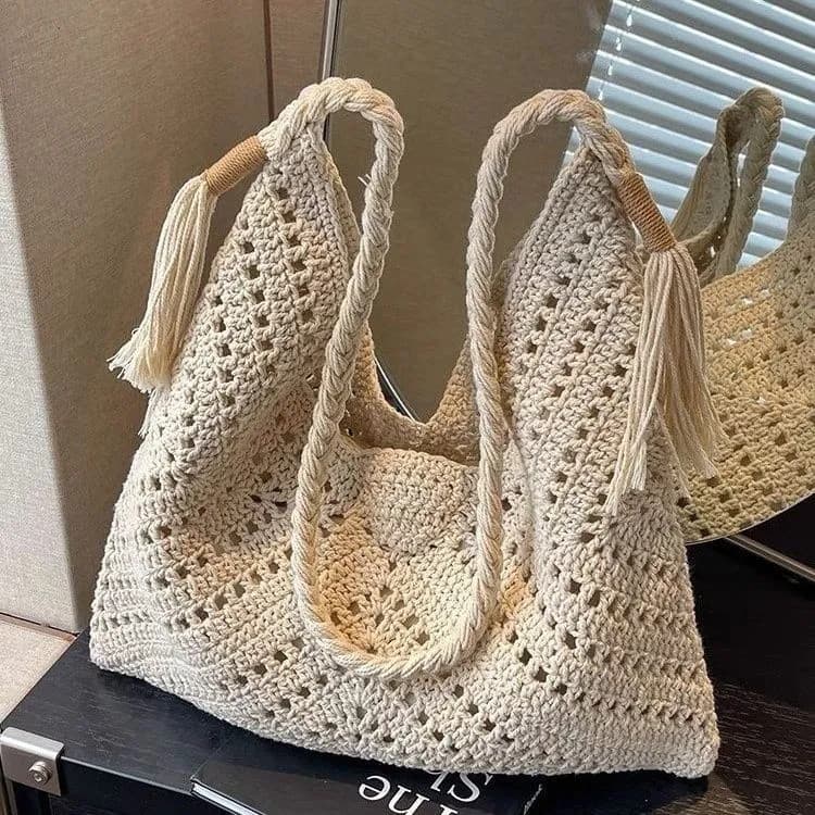 [XKB] O gerente recomenda bolsa de palha requintada bolsa de praia tecida à mão, bolsa triangular oca bolsa de ombro de