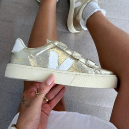 Tênis Casual Feminino com Velcro – Conforto Diário, Estilo Minimalista, Solado Alto OUTLETPOWER