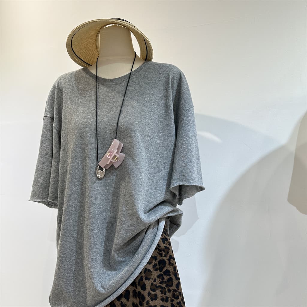 Cor sólida solta versão grande camiseta feminina cinco cores simples básico All-Match solto Design desgastado em torno d