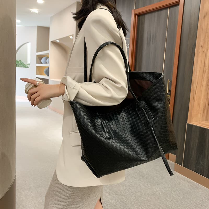 Bolsa balde feminina de grande capacidade 2026 novo estilo Retro All-Match bolsa de ombro texturizada sacola de trabalho