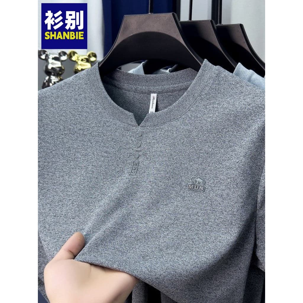 Um desconto Armazém 2026 Novo estilo de manga curta masculina verão pequeno decote em V camiseta Casual gola redonda Top