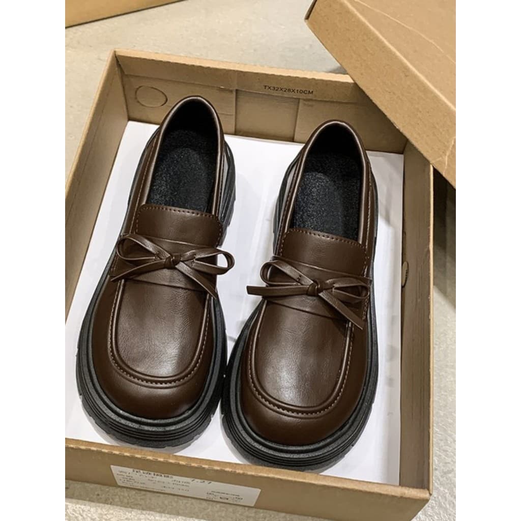 Com saia bonito All-Match sapatos de couro pequenos de sola grossa feminino 2025 novo estilo verão outono aumentado Retr