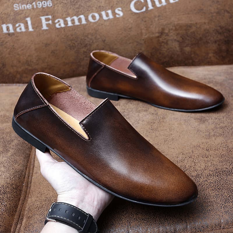 Couro genuíno pequenos sapatos de couro 2026 novo estilo primavera capa pé preguiçoso sapatos de couro Social cara na mo