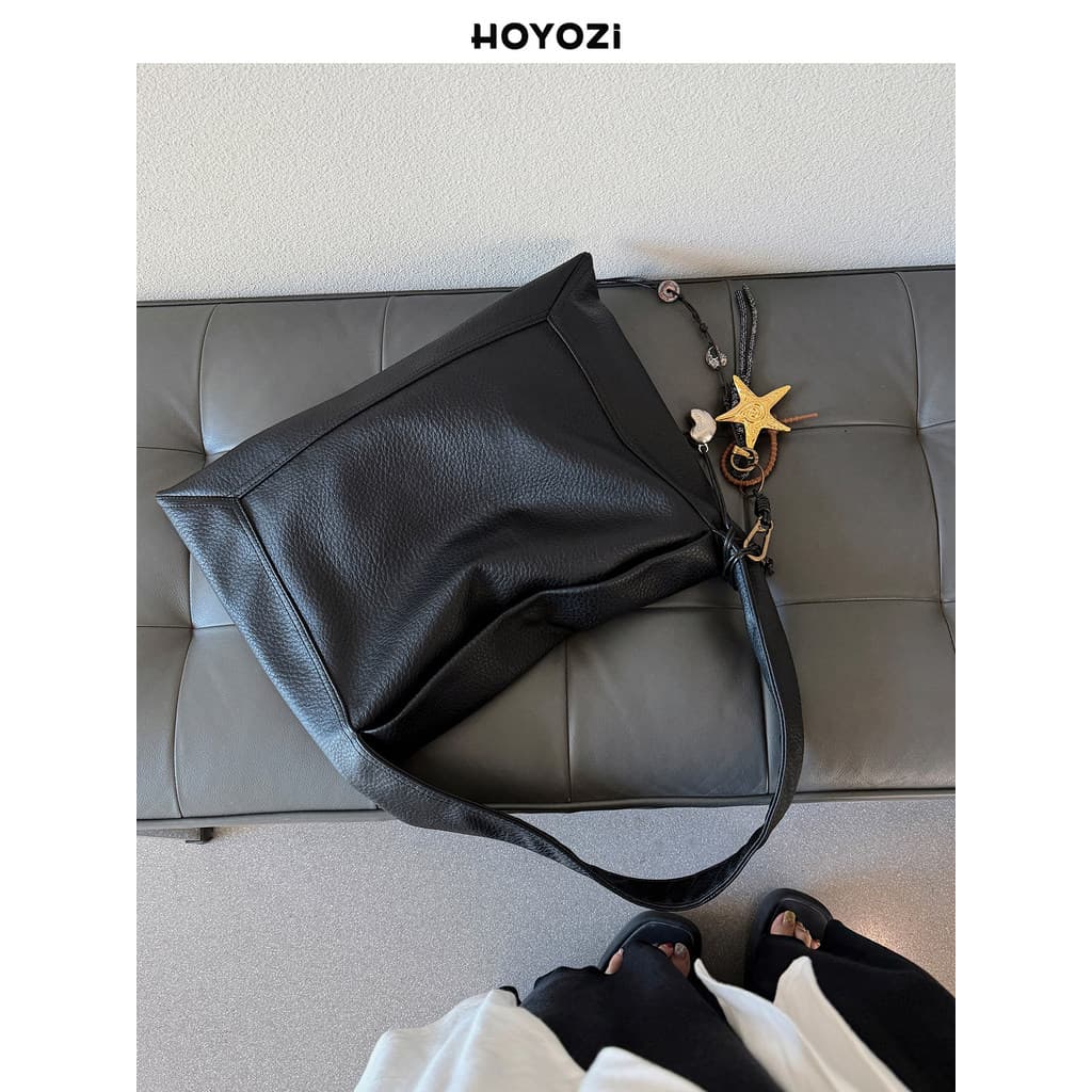 [Bolsa Xiaoyoujia] HOYOZI Commuter Tote Underarm Bag Feminina 2026 Novo Estilo Bolsa Grande de Um Ombro