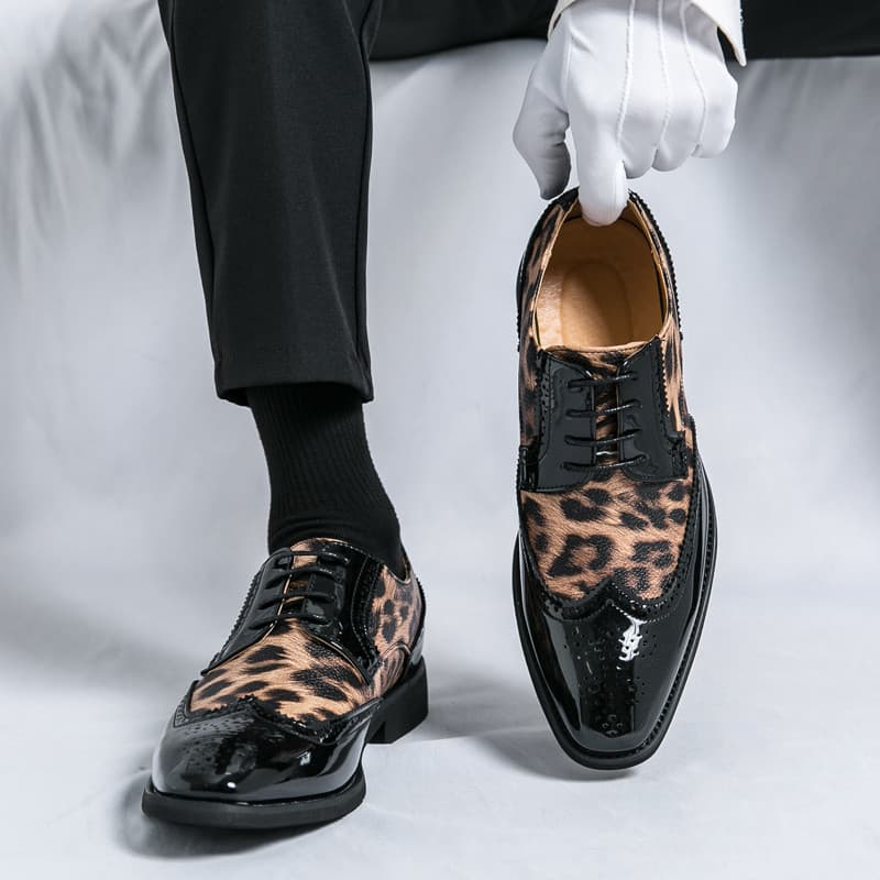 Sapatos masculinos com estampa de leopardo, sapatos britânicos Derby, roupa Formal de negócios, sapatos de couro masculi