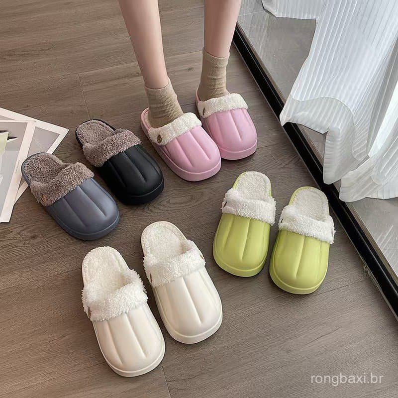 2025 inverno chinelos de algodão feminino de salto alto sola grossa interior aumentando Casual quente confortável pelúci
