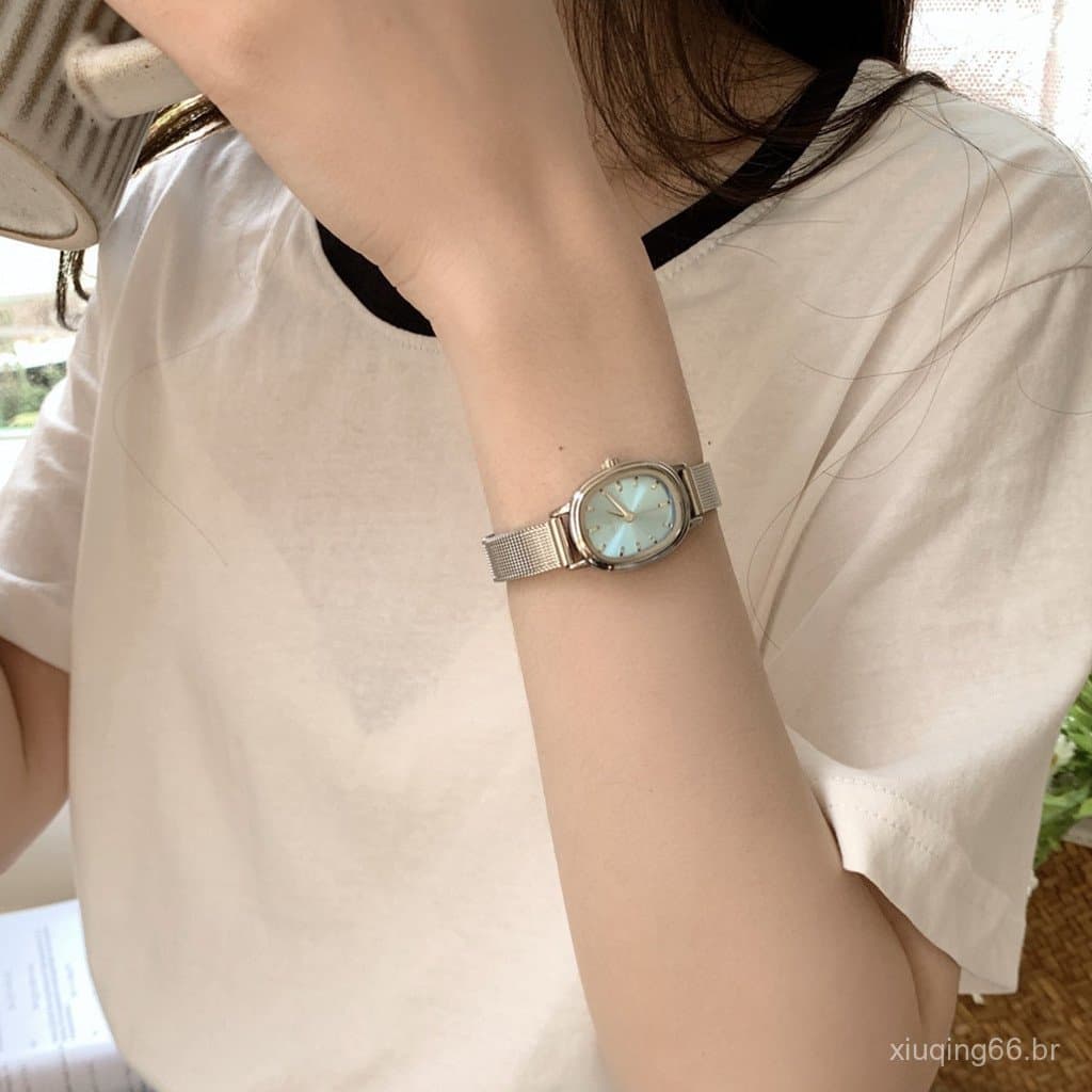 Relógio Feminino Vintage Requintado 2026 para Estudantes, Compacto, Simples, Luxo Leve, Estilo Ins, Nicho, Tipo Ponteiro