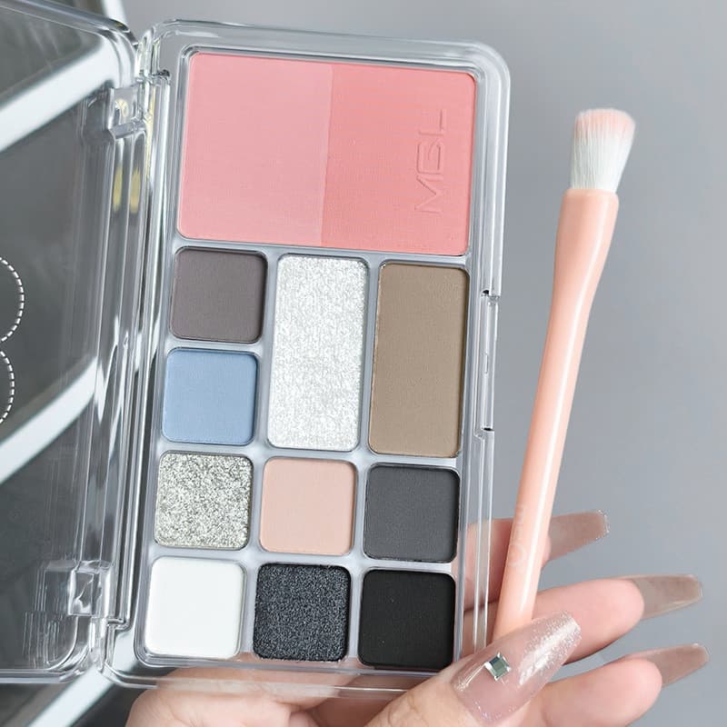 [Estoque pronto] MGL Paleta de pó abrangente com abertura de coração Doze cores Outono Inverno Maquiagem leve diária Rep