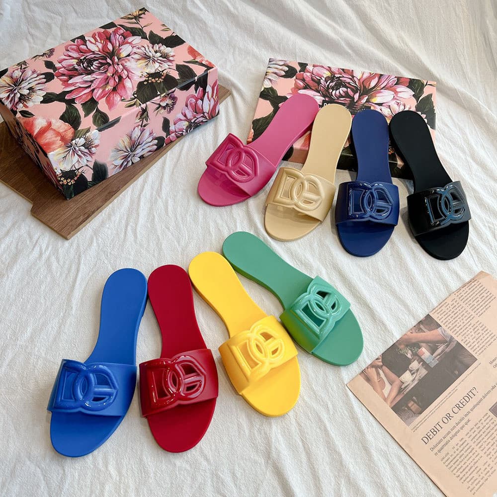 Novas Sandálias Femininas de Verão, Chinelos de Sola Grossa com Tira Única, Sapatos de Praia de Bico Reto, Tamanho Grand