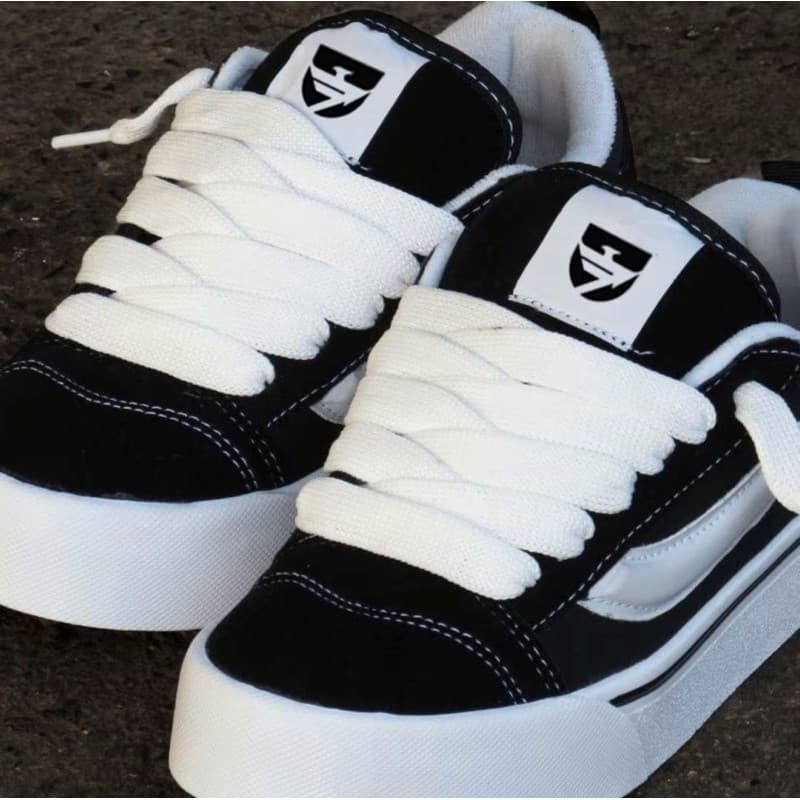 Tênis casual preto com branco feminino e masculino promoção dia das mães