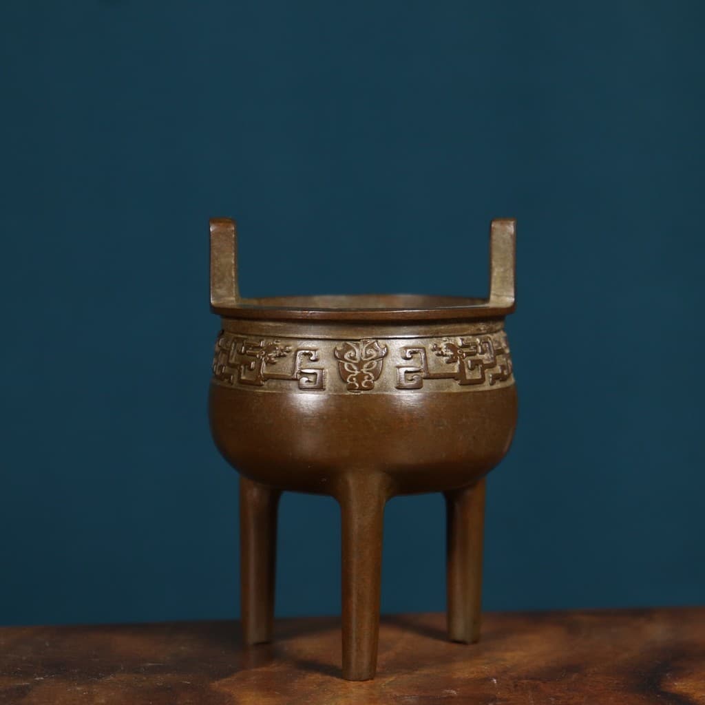 Queimador de incenso de cobre puro estilo retrô antigo Zodíaco Round Ding Ornamentos Ding de três pernas Queimador de in