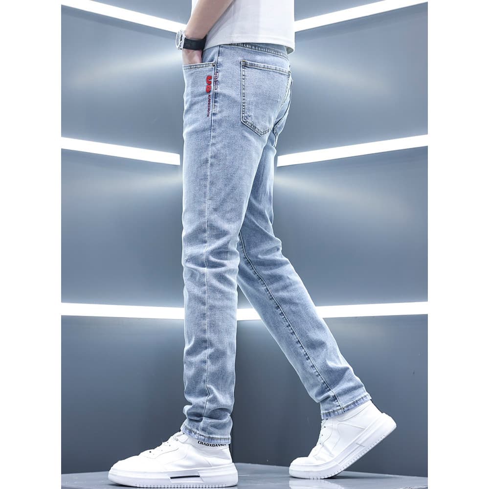 2026 novo estilo azul claro Jeans masculino verão estilo fino verão fino ajuste calças masculinas magras calças casuais